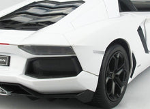 Load image into Gallery viewer, 10? 1:14 Lamborghini Aventador LP700 (White)