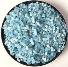 Load image into Gallery viewer, Aquamarine Tumbled Chips Stone (1 Pound)