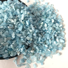 Load image into Gallery viewer, Aquamarine Tumbled Chips Stone (1 Pound)