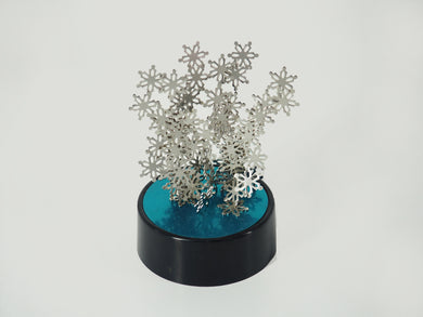 Magnetic Desktop Sculpture (Snowflakes)